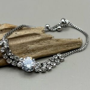 Elegant Silver Bracelet with Clear Stones